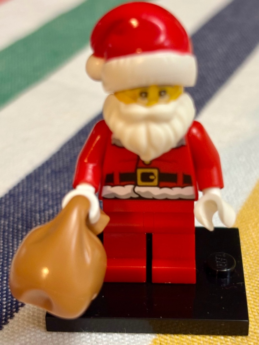 LEGO "Santa" col122 Series 8 with stand & accessories. LIKE NEW!